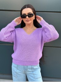 Жіночий светр з з вирізом бузкового кольору 34423