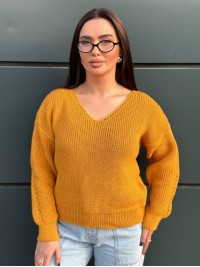 Жіночий светр з з вирізом жовтого кольору 34424