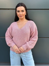 Жіночий светр з з вирізом рожевого кольору 34425