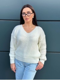 Жіночий светр з з вирізом молочного кольору 34427