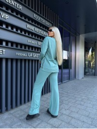 Жіночий повсякденний костюм оливкового кольору 34435