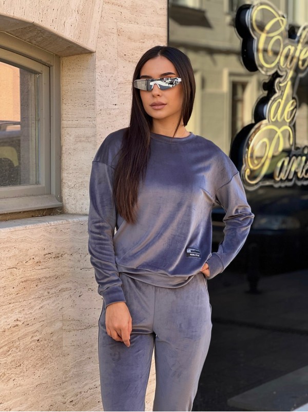 Жіночий спортивний костюм графiтового кольору 34438