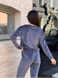 Жіночий спортивний костюм графiтового кольору 34438