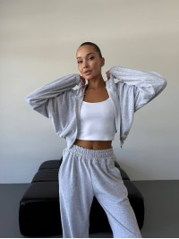 Жіночий велюровий костюм сiрого кольору 34440