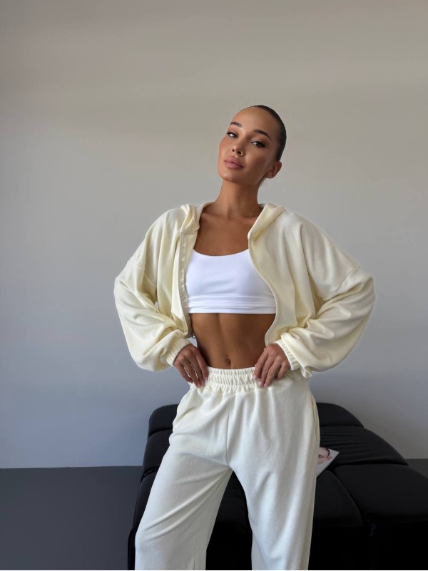 Жіночий велюровий костюм жовтого кольору 34442