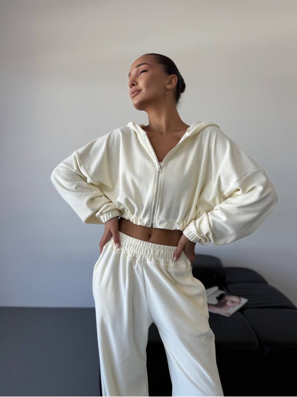 Жіночий велюровий костюм жовтого кольору 34442