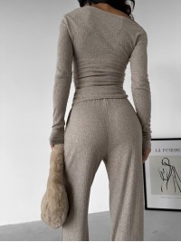 Ангоровий прогулянковий костюм бежевого кольору 34447