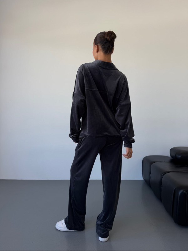 Жіночий велюровий костюм графiтового кольору 34451