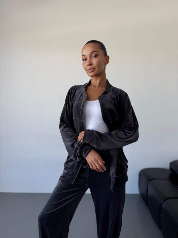 Жіночий велюровий костюм графiтового кольору 34451