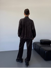 Жіночий велюровий костюм коричневого кольору 34452