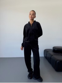 Жіночий велюровий костюм чорного кольору 34453