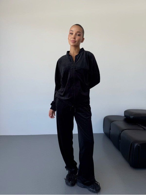 Жіночий велюровий костюм чорного кольору 34453