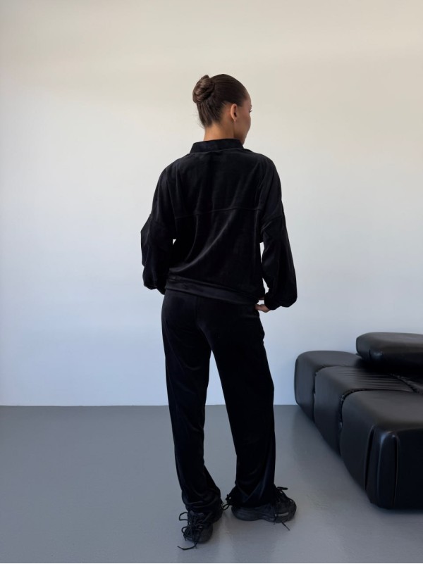 Жіночий велюровий костюм чорного кольору 34453