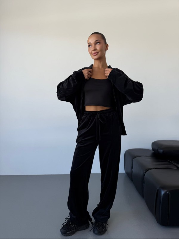 Жіночий велюровий костюм чорного кольору 34453