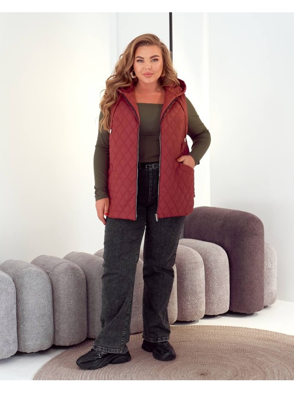 Стьобана жіноча жилетка бордового кольору 34459