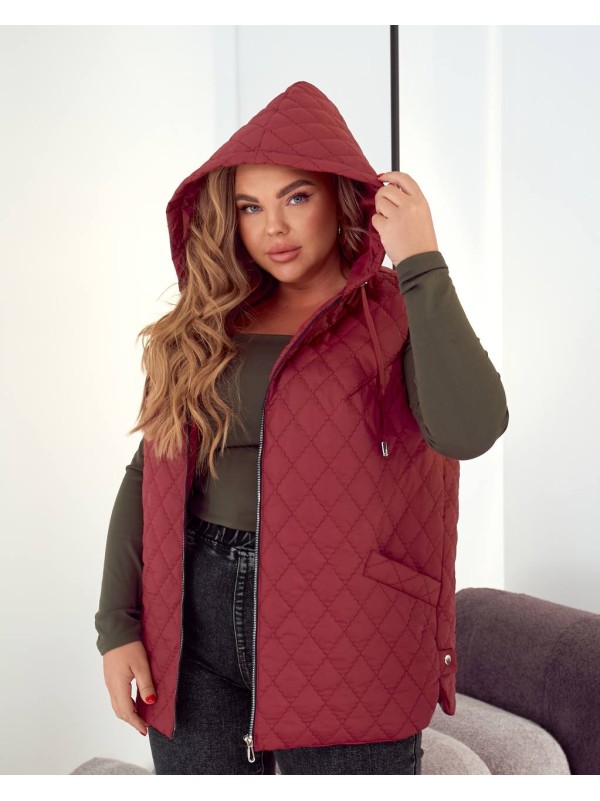 Стьобана жіноча жилетка бордового кольору 34459