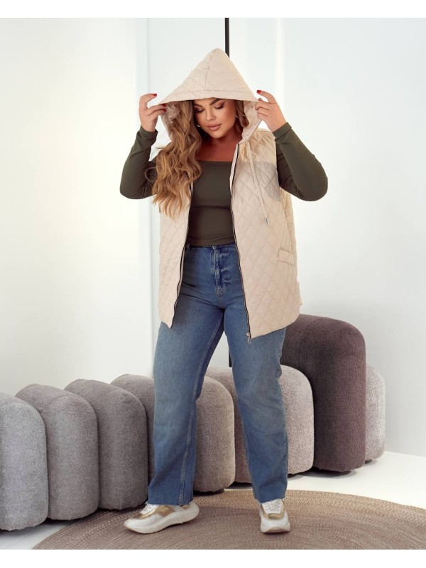 Стьобана жіноча жилетка молочного кольору 34460