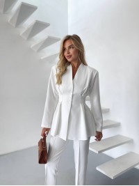 Жіночий класичний костюм бiлого кольору 34463