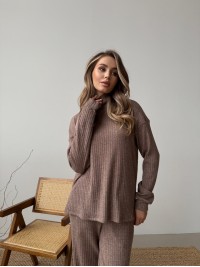 Жіночий в'язаний костюм кавового кольору 34489
