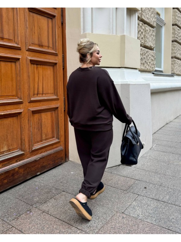 Жіночий спортивний костюм коричневого кольору 34493