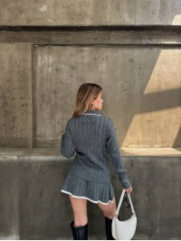 Жіночий костюм 2-ка зі спідницею сiрого кольору 34495