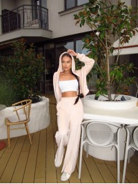 Жіночий велюровий костюм бежевого кольору 34496