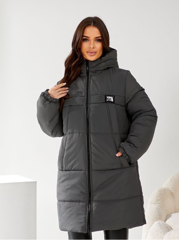 Жіноча куртка стьобана з капюшоном графiтового кольору 34498