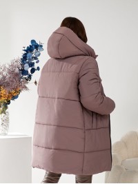 Жіноча куртка стьобана з капюшоном пудрового кольору 34500