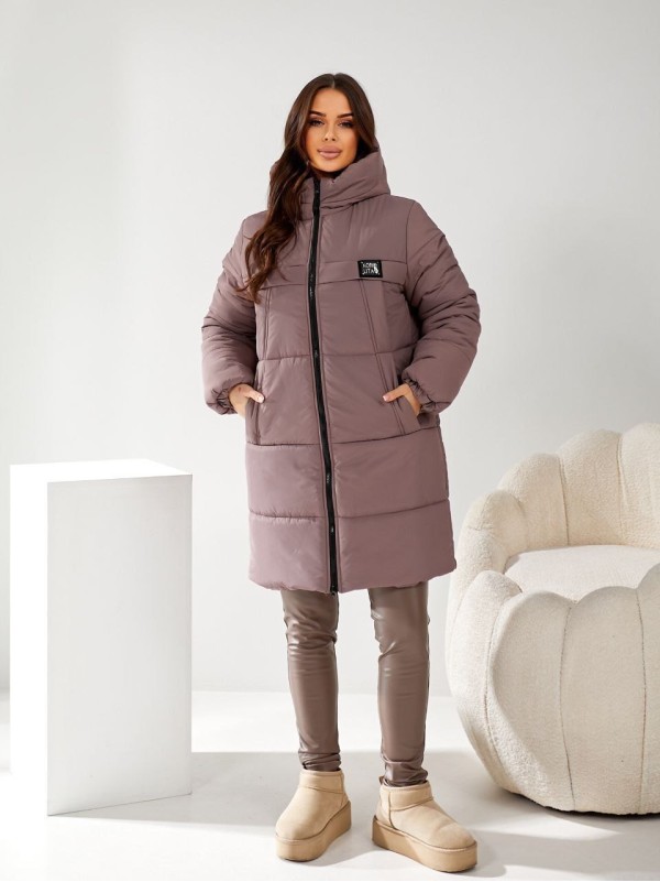Жіноча куртка стьобана з капюшоном пудрового кольору 34500
