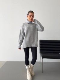 Жіночий светр з високим горлом сiрого кольору 34503