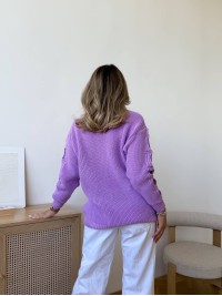 Жіночий светр з прорізами на рукавах бузкового кольору 34505