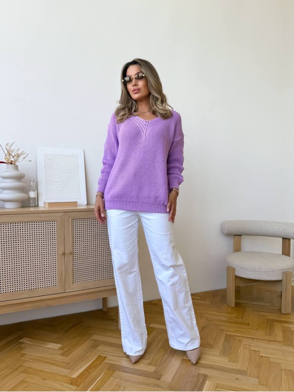 Жіночий светр з прорізами на рукавах бузкового кольору 34505