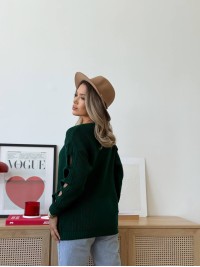 Жіночий светр з прорізами на рукавах зеленого кольору 34506