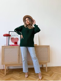 Жіночий светр з прорізами на рукавах зеленого кольору 34506