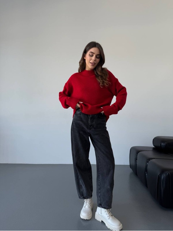 Подовжиний жіночий светр червоного кольору 34510