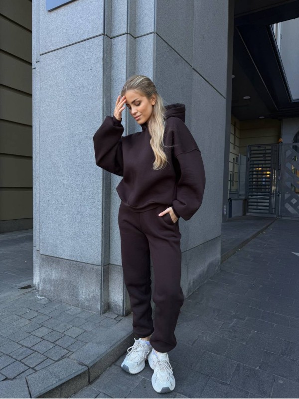 Жіночий теплий костюм з капюшоном коричневого кольору 34517