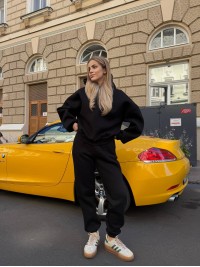 Жіночий теплий костюм з капюшоном чорного кольору 34518