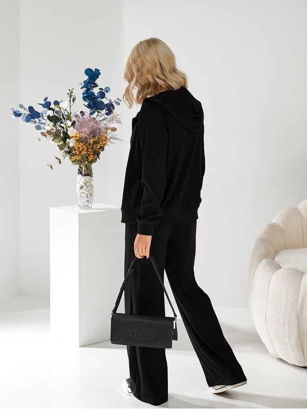 Жіночий в'язаний костюм на змiйцi чорного кольору 34521