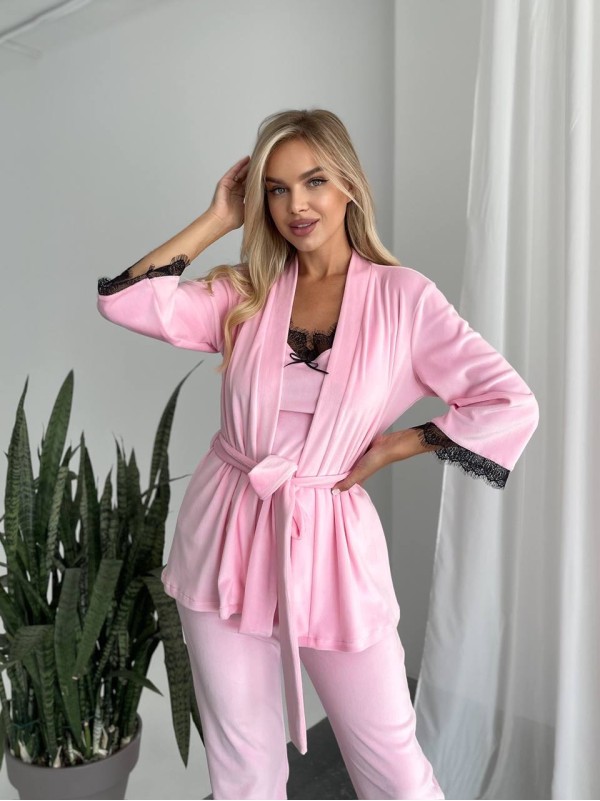 Велюровий домашній костюм трiйка рожевого кольору 34561