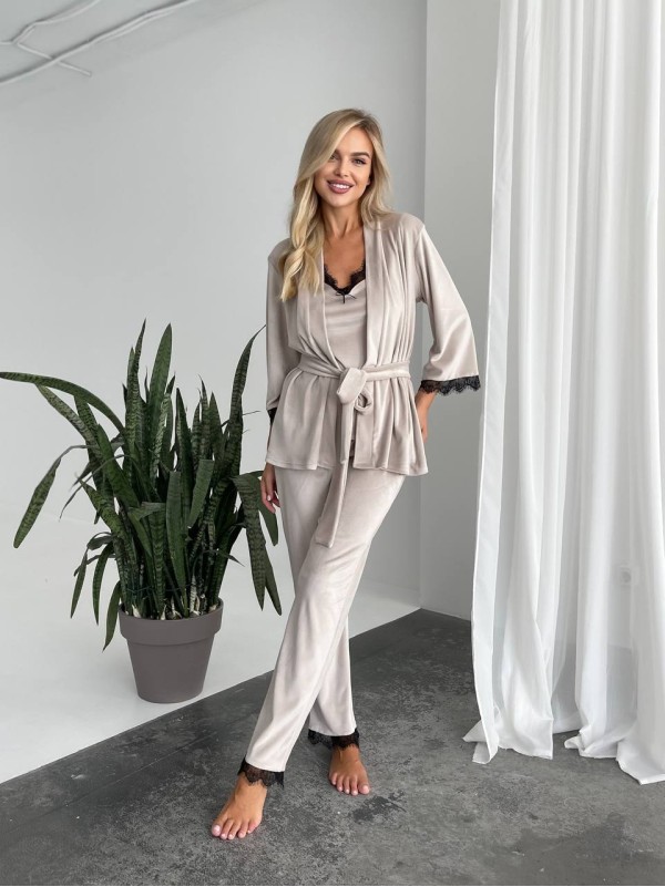 Велюровий домашній костюм трiйка бежевого кольору 34564