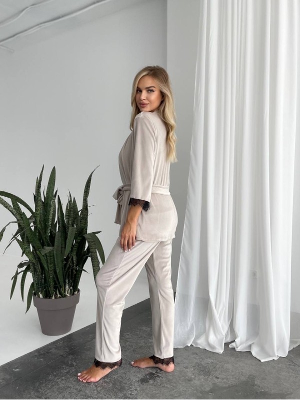 Велюровий домашній костюм трiйка бежевого кольору 34564