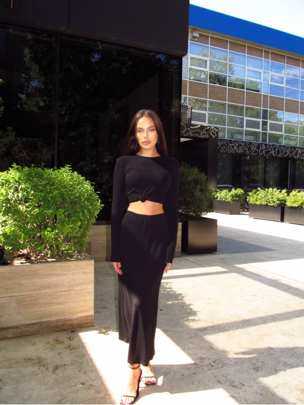 Прогулянковий жіночий костюм (спідниця+лонгслів) чорного кольору 34565