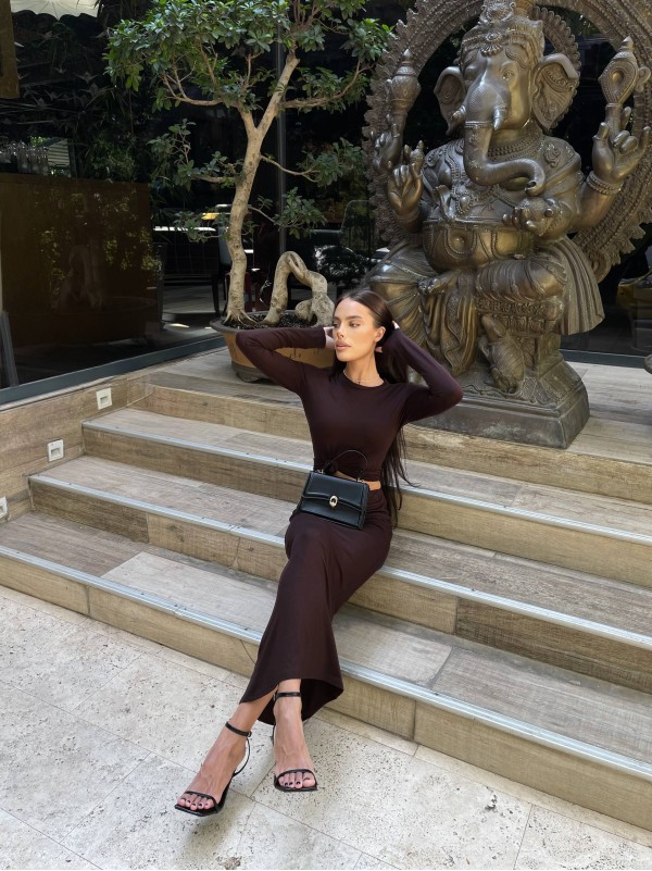 Прогулянковий жіночий костюм (спідниця+лонгслів) коричневого кольору 34566