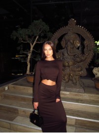 Прогулянковий жіночий костюм (спідниця+лонгслів) коричневого кольору 34566