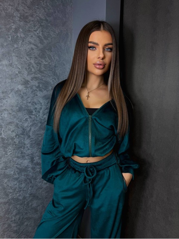 Велюровий жіночий костюм смарагдового кольору 34593