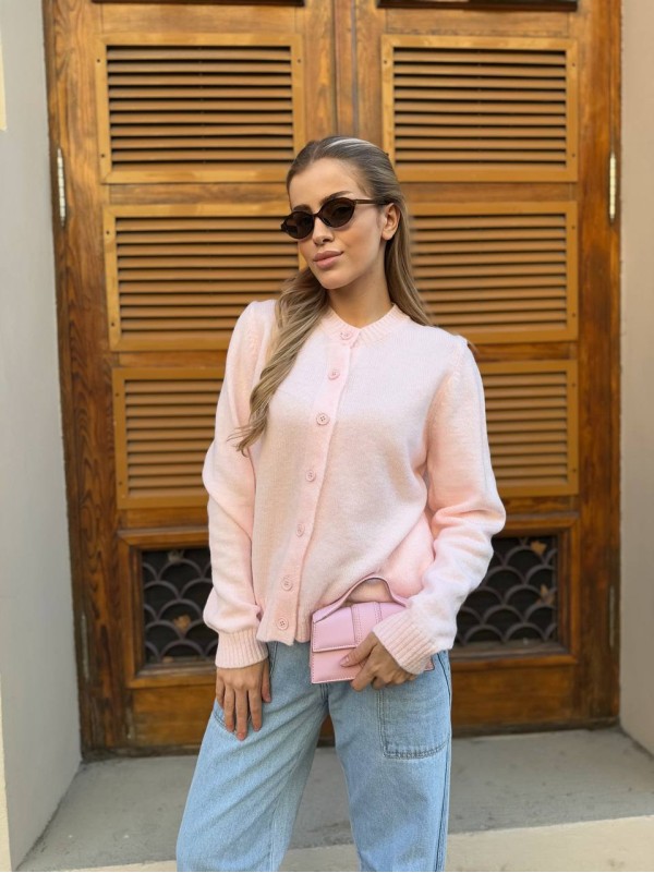 Укорочений жіночий светр на ґудзиках рожевого кольору 34599