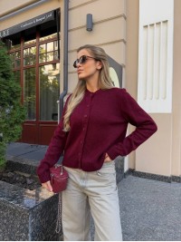 Укорочений жіночий светр на ґудзиках бордового кольору 34601