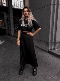 Жіноча спідниця шовкова максі чорного кольору 34631