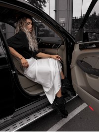 Жіноча спідниця шовкова максі молочного кольору 34632