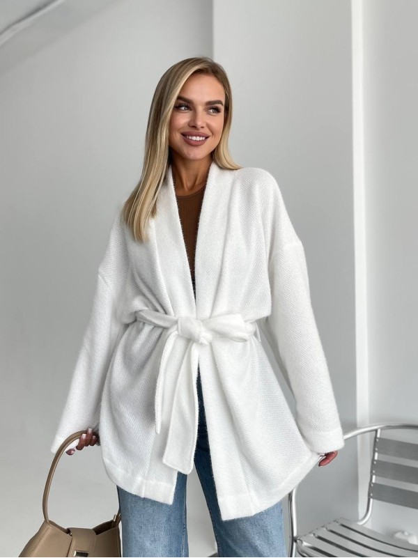 Жіночий кардиган з поясом молочного кольору 34636